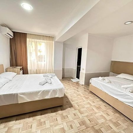 Femi Ji Hotel Batumi Bagian luar foto
