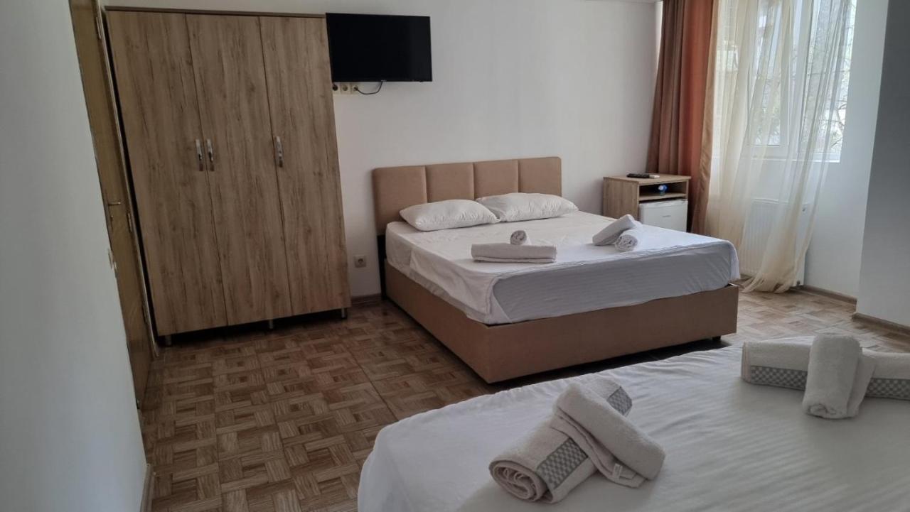 Femi Ji Hotel Batumi Bagian luar foto