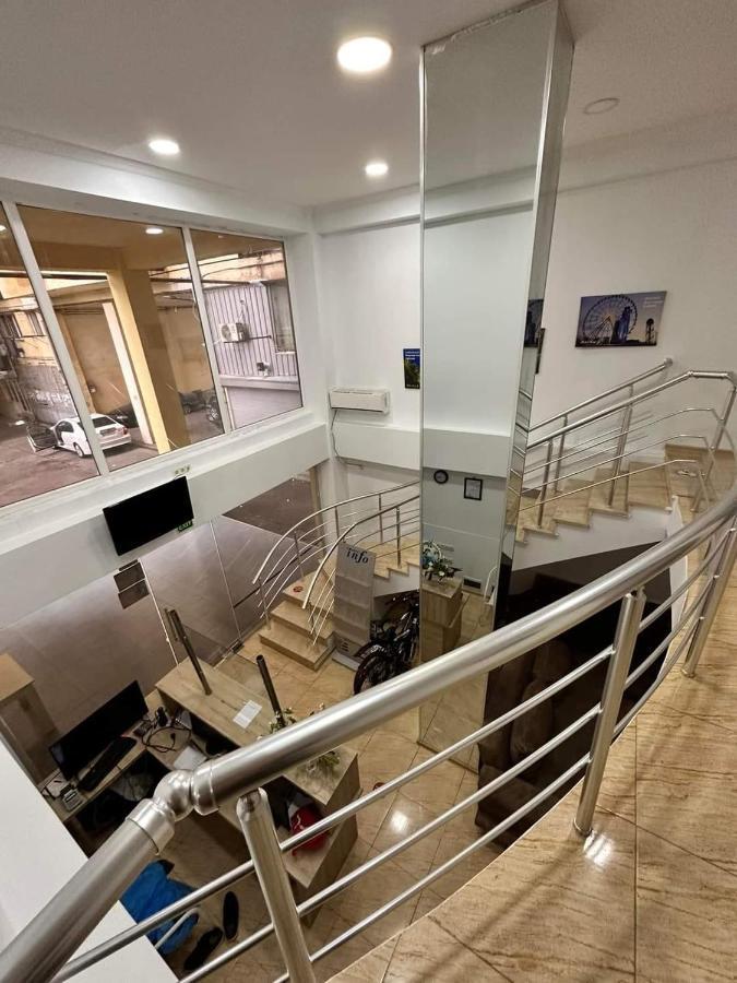 Femi Ji Hotel Batumi Bagian luar foto
