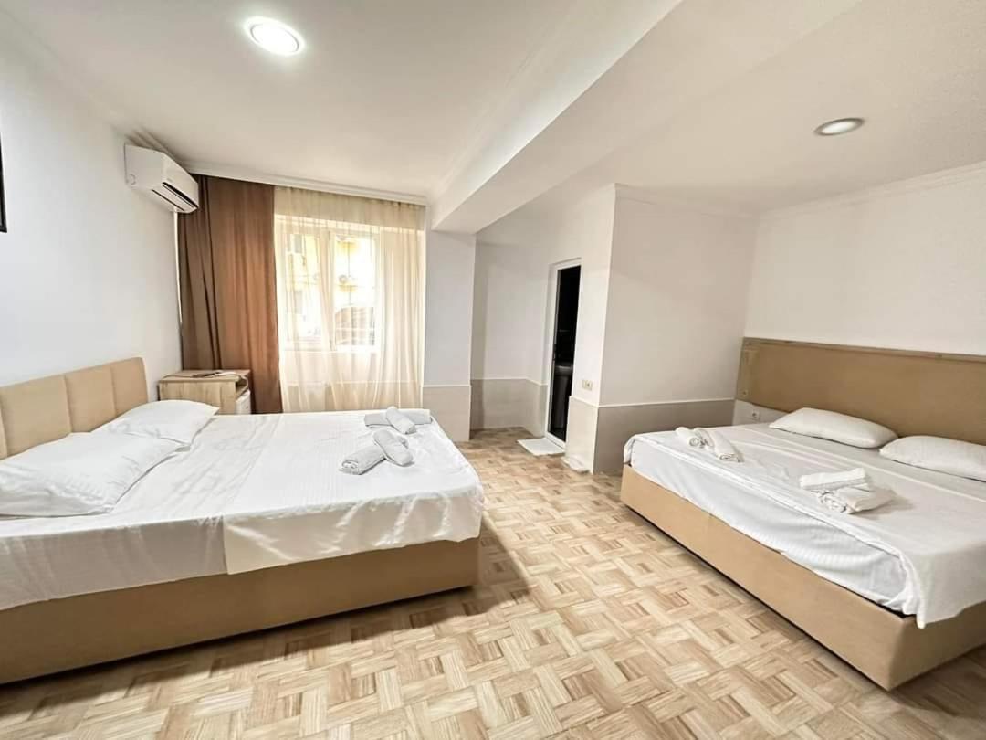 Femi Ji Hotel Batumi Bagian luar foto