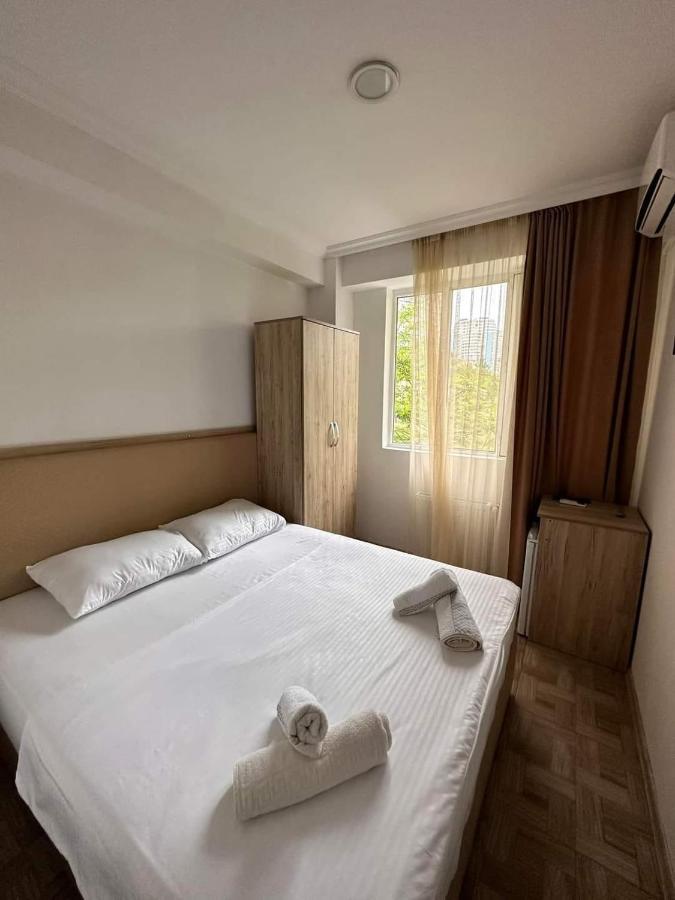 Femi Ji Hotel Batumi Bagian luar foto