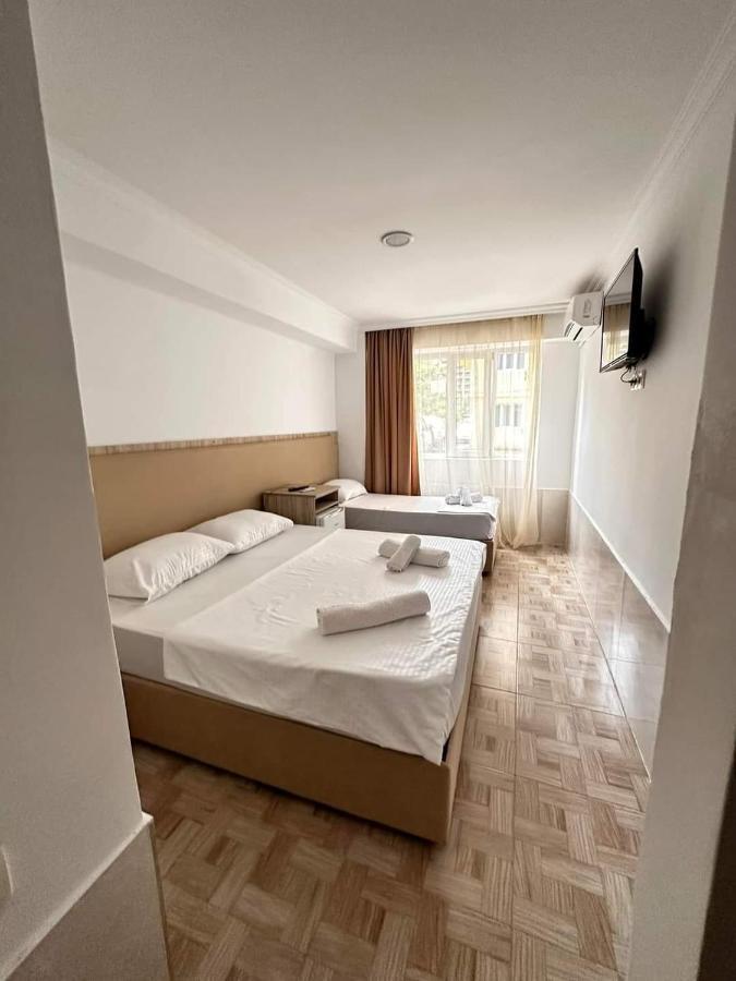 Femi Ji Hotel Batumi Bagian luar foto